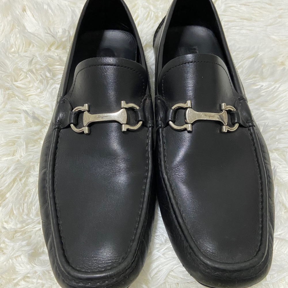 Salvatore ferragamo size 9